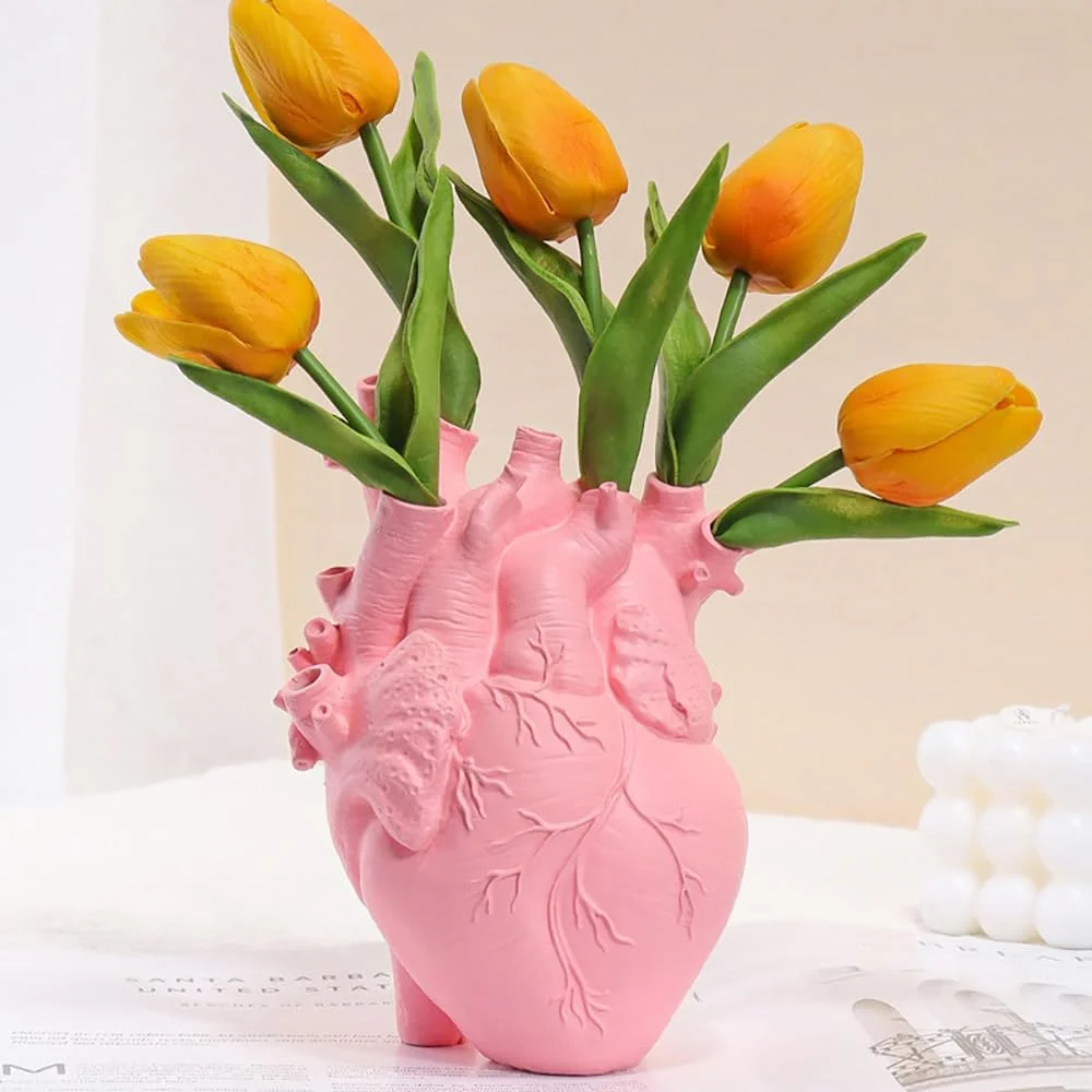 Pink ceramic heart-organ shaped flower vase, medium size, for desktop or shelf display